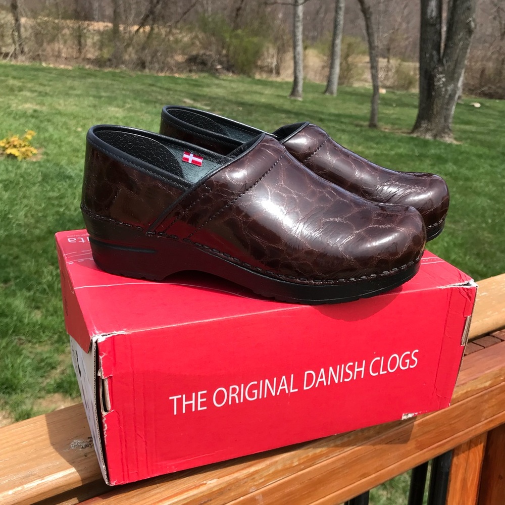 Danita Clogs Sz 8